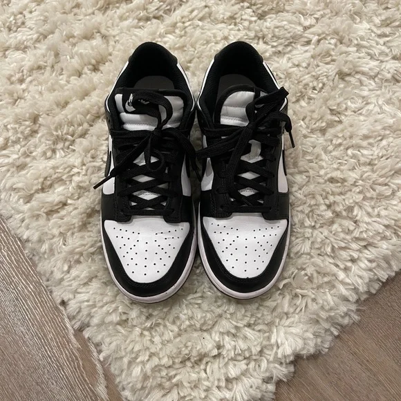 NIKE DUNK LOW "Black and White Panda" Size 7 - Picture 3 of 6